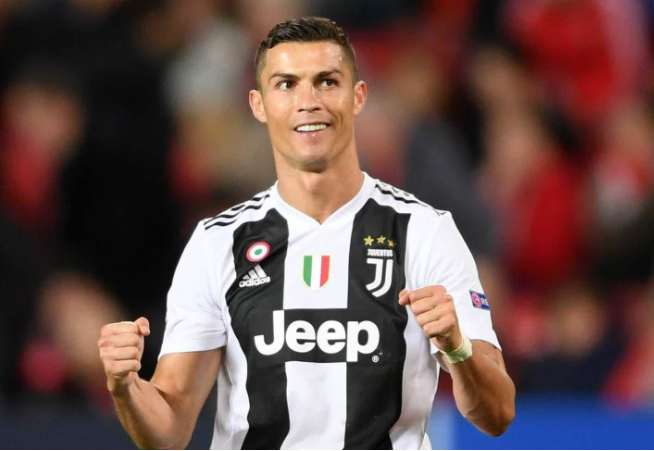 传闻：蓝鹰埃弗顿关注梅斯16岁前锋，身高193已亮相法甲（据报道：蓝鹰埃弗顿有意梅斯16岁前锋，193cm新星已完成法甲首秀）