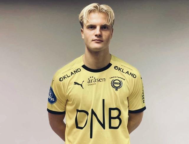 法国近4次世界杯小组赛对阵非洲球队3负1胜，02年不敌塞内加尔（法国近四次世界杯小组赛对非洲对手仅1胜3负，2002年负于塞内加尔）