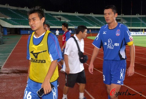 苏亚雷斯：在很多事情上我并不是榜样，我知道也接受这一点（苏亚雷斯：我明白自己在许多方面称不上榜样，并坦然接受这一点）