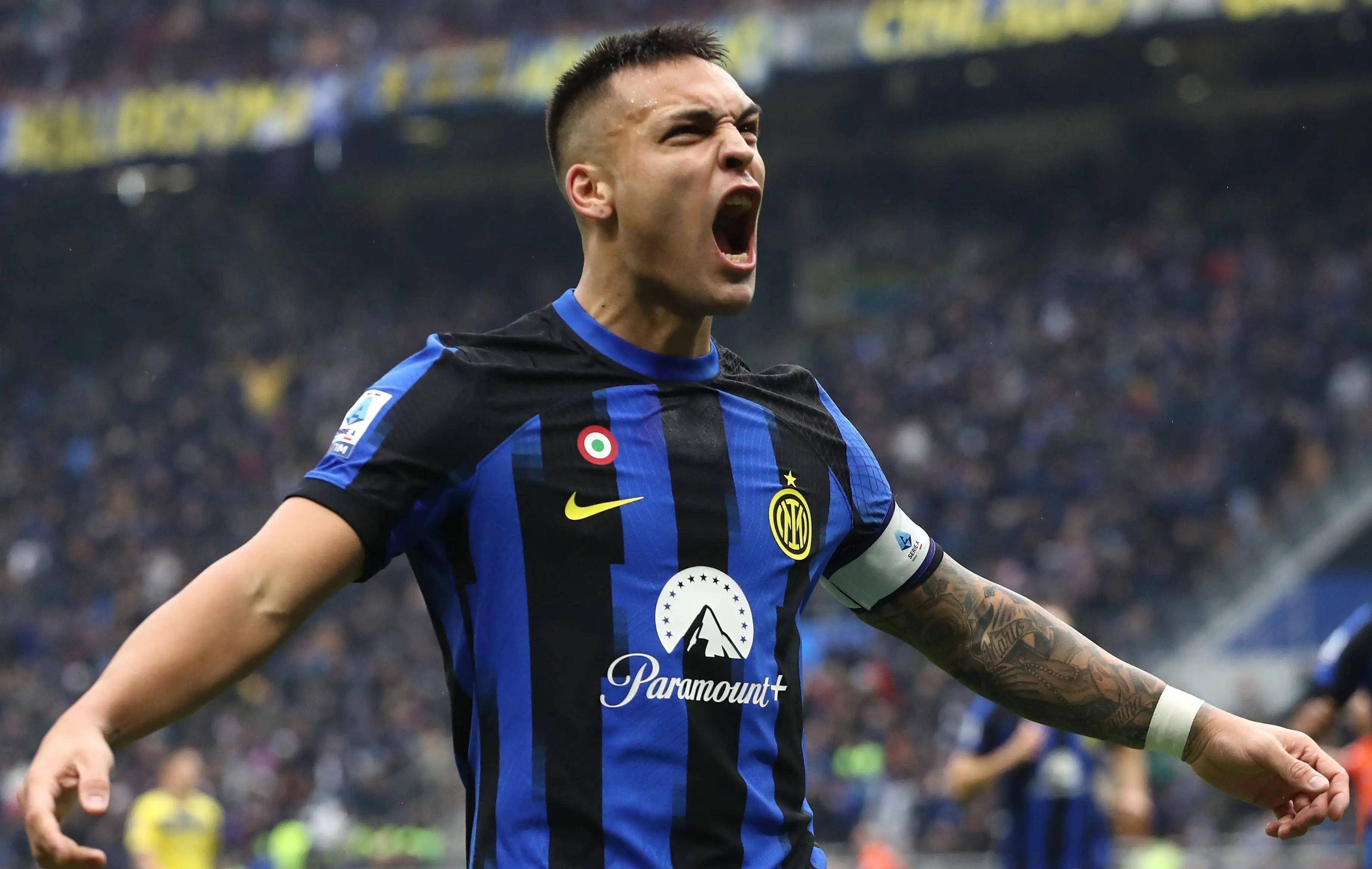 半场：柏林联1-1拜仁，诺伊尔“下蛋”送礼，迪亚斯0度角破门（半场战报：柏林联1-1拜仁，诺伊尔失误送礼，迪亚斯零角度破门）