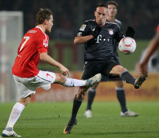 阿斯：吕迪格接近复出，目标重夺皇马首发位置并剑指世界杯（阿斯：吕迪格复出在望，力拼重返皇马首发并冲击世界杯）