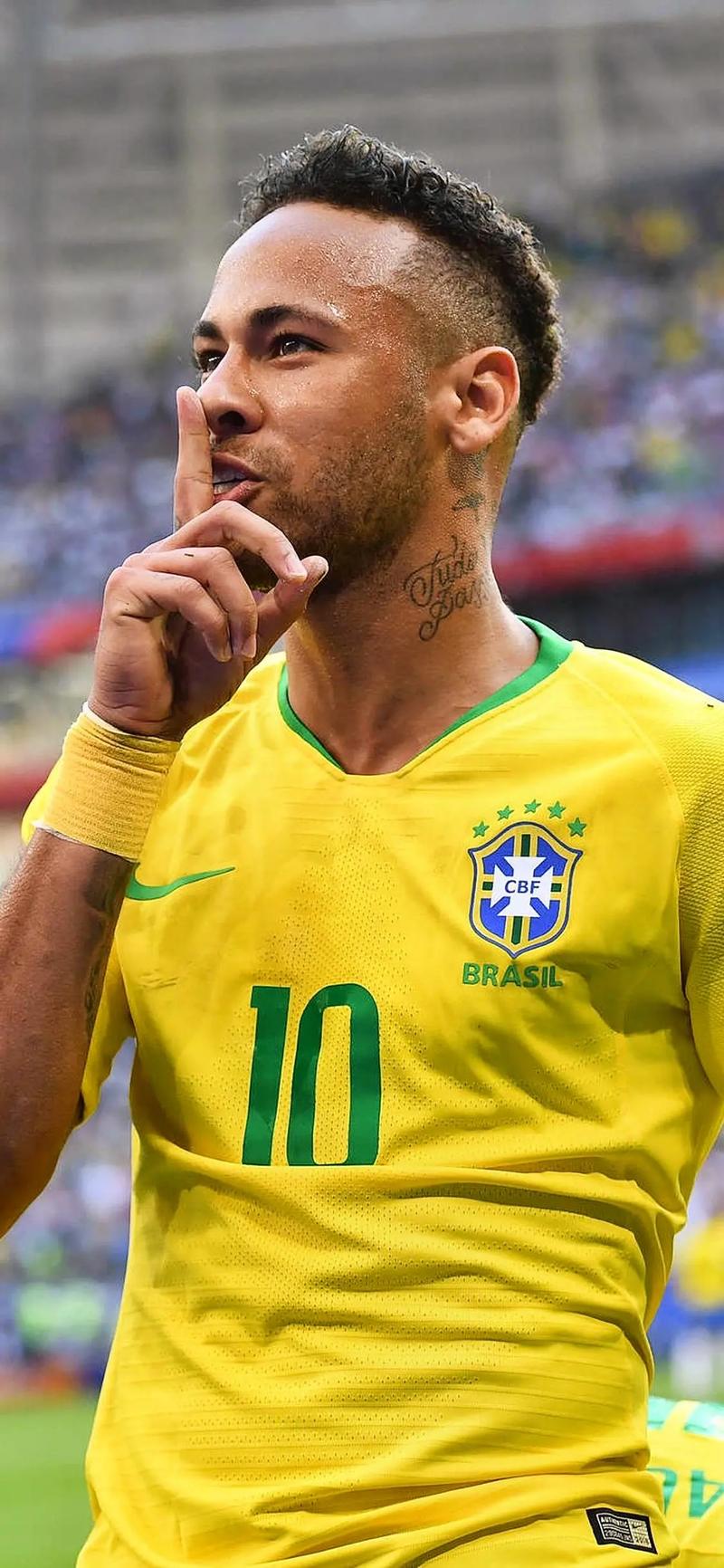 帕尔马官方：铃木彩艳左手中指及手舟骨复合骨折，将接受手术（帕尔马通报：铃木彩艳左手中指与腕舟骨复合性骨折，将接受手术）